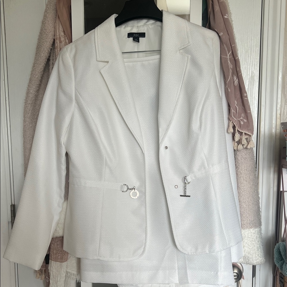 R&M Richards Elegant White Blazer